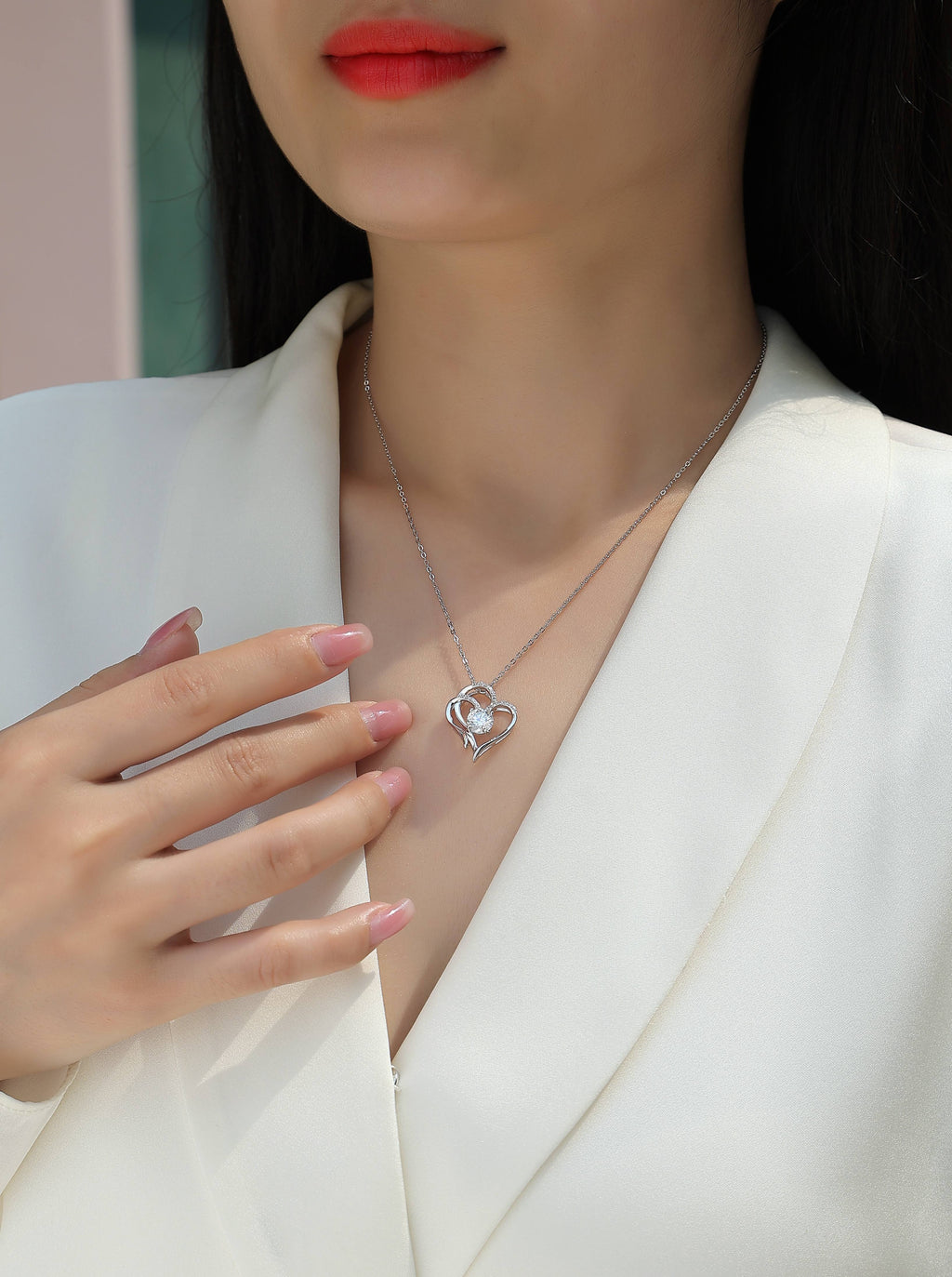 A Fashionable And Luxurious Diamond Jewelry Pendant Set With 1-carat Moissan Diamond S925 Sterling Silver And Platinum Plating