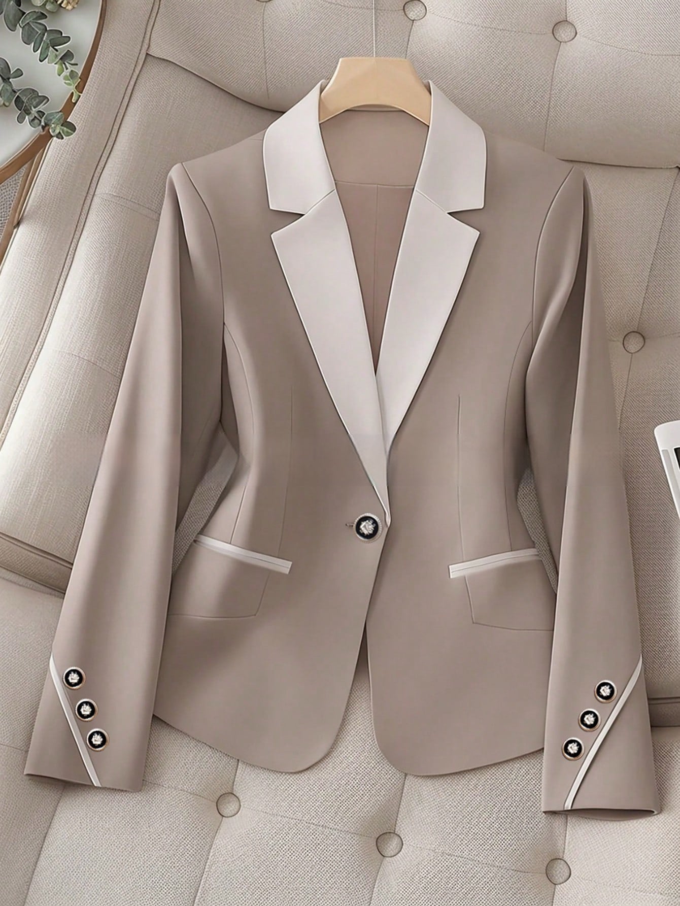 Professional Contrasting-Color Button Elegant Formal Blazer
