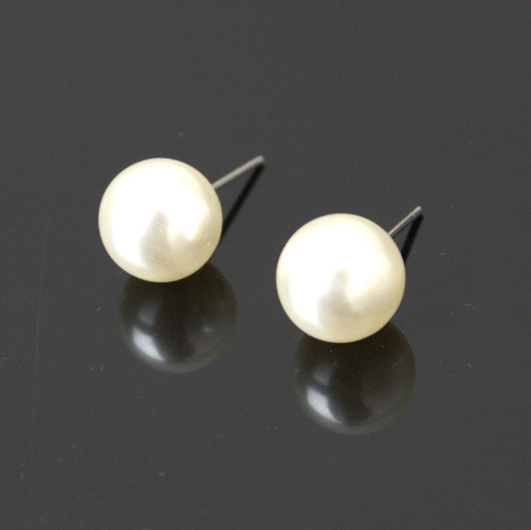 Pearl necklace, earrings & bracelet set