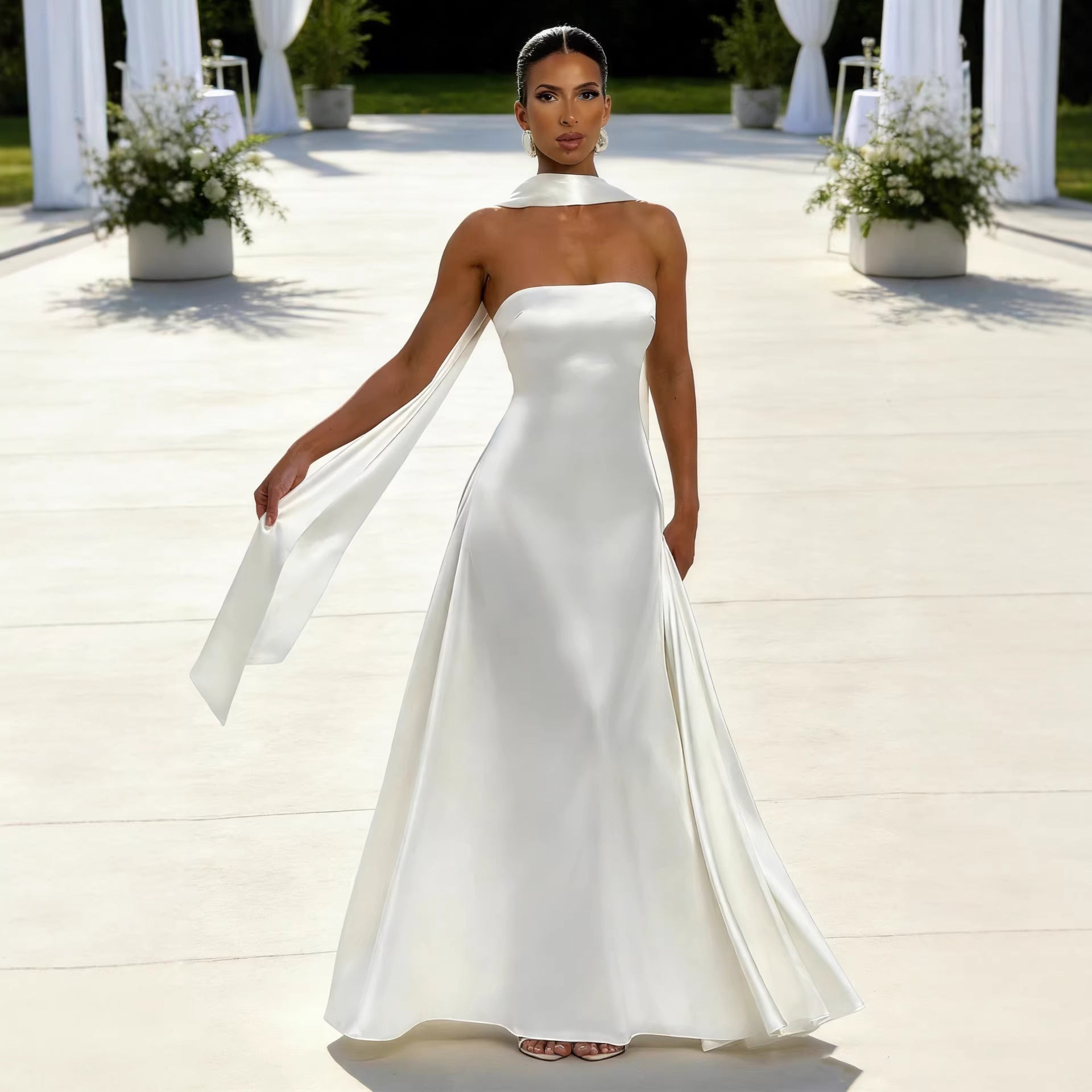 Women`s Chest Wrapping Backless  Evening Gown