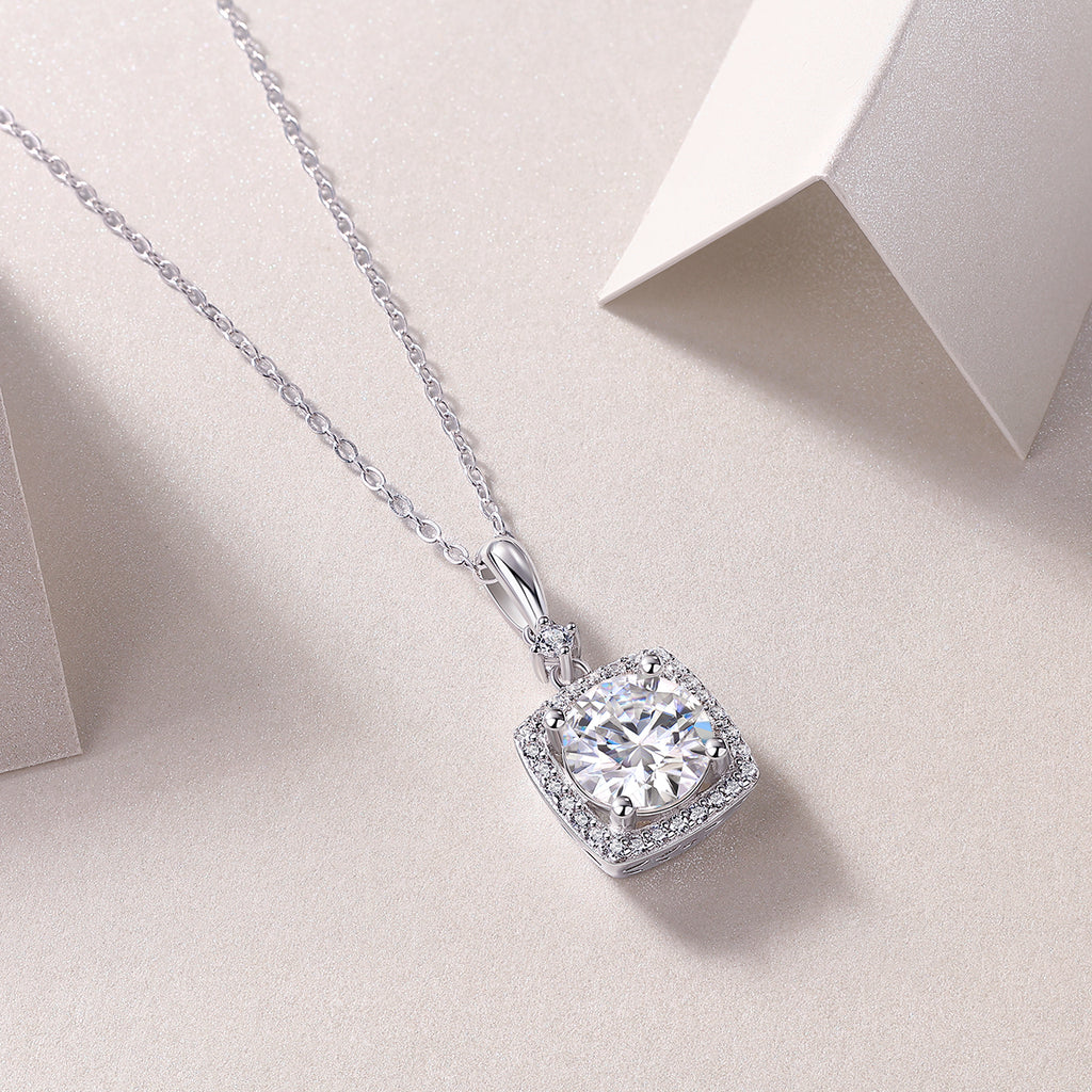 Luxurious Diamond Jewelry Piece Set With 2-carat Moissanite S925 Sterling Silver And Platinum-plated Pendant