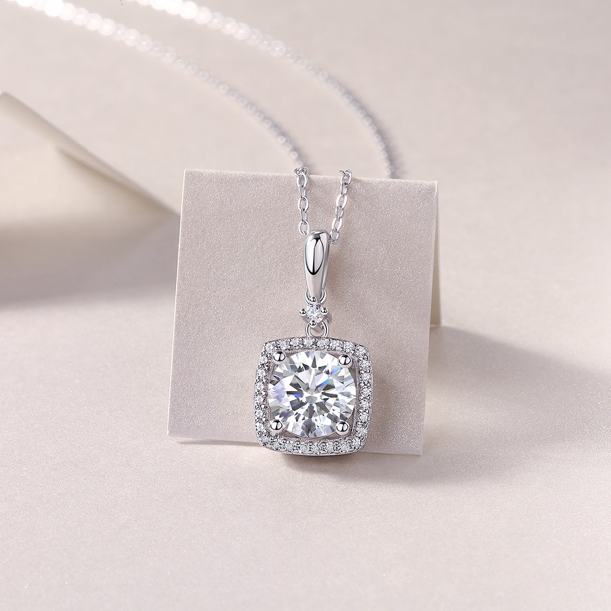 Luxurious Diamond Jewelry Piece Set With 2-carat Moissanite S925 Sterling Silver And Platinum-plated Pendant